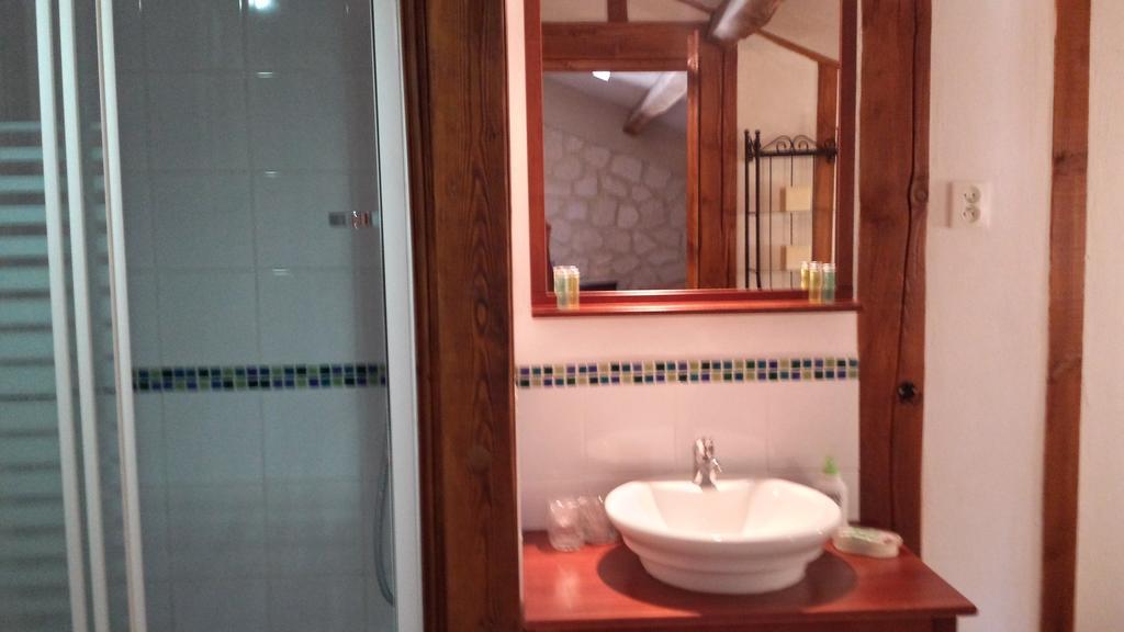 Bed and Breakfast Les Tilleuls Saint-Pe-Delbosc Екстер'єр фото
