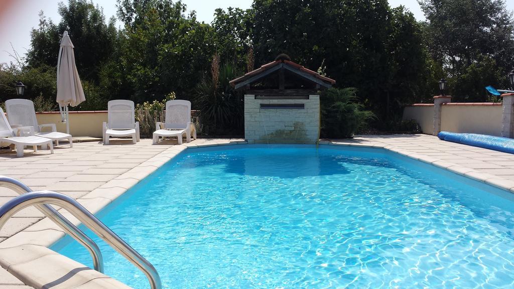 Bed and Breakfast Les Tilleuls Saint-Pe-Delbosc Екстер'єр фото