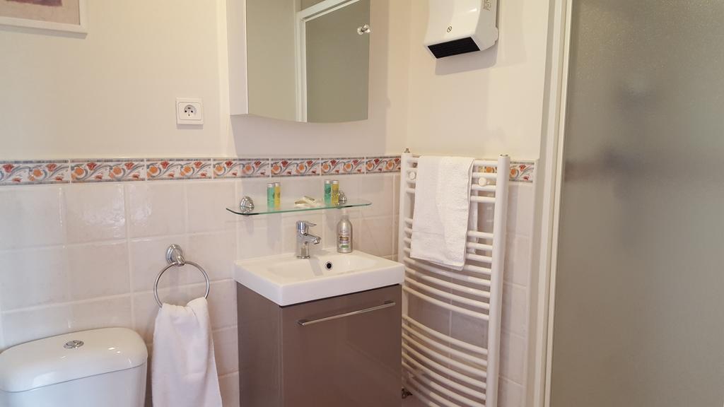 Bed and Breakfast Les Tilleuls Saint-Pe-Delbosc Екстер'єр фото
